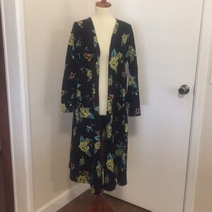 M LuLaRoe Sarah Cardigan EE41 4863